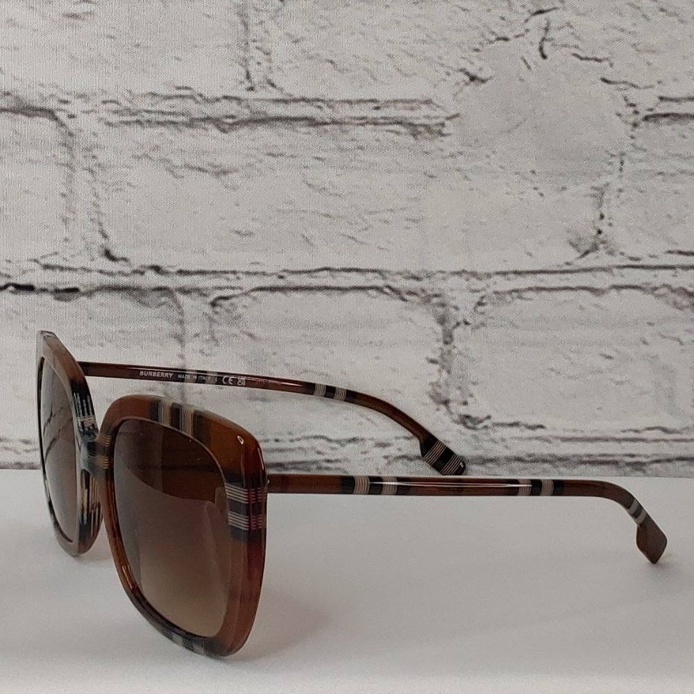 BURBERRY 'CAROLL' SQUARE LENS FULL~RIM SUNGLASSES SIGNATURE BRITISH CHECKERED - Picture 6 of 16